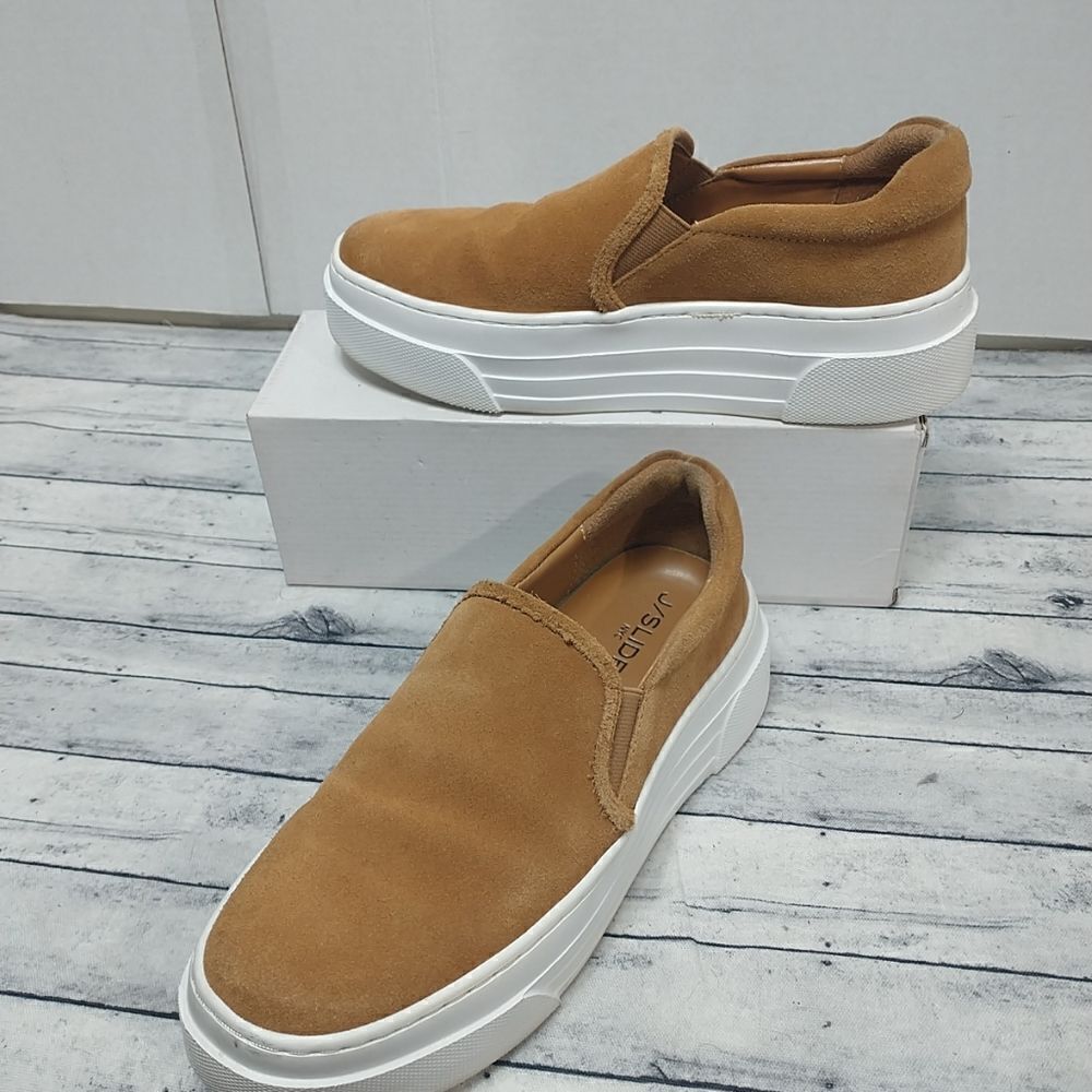 J/Slides NYC Women's SZ 7.5M Tan Suede Leather Slip on Sneaker Shoes . Condition